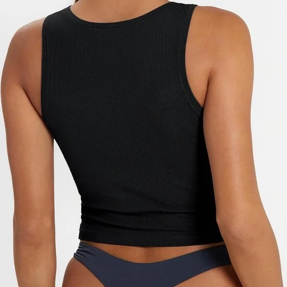 AMAZON Black Fitted Crop Tank Top!❤️🎁 - Picture 11 of 16